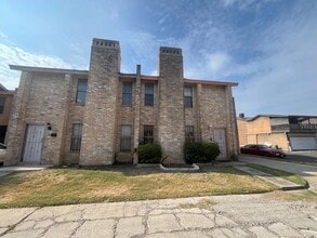 Building Photo - 2600 E Montgomery St