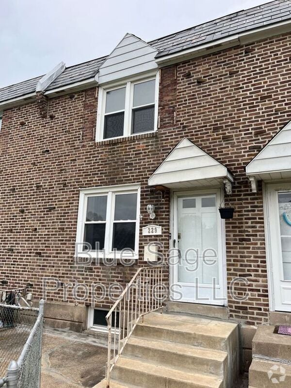 Building Photo - 229 Spruce St