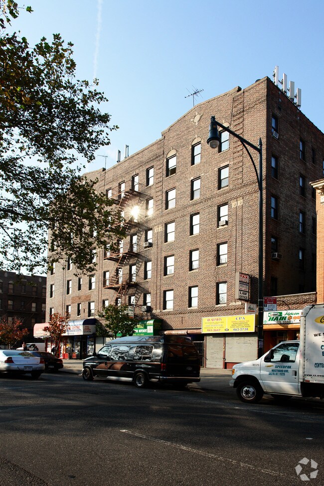 Building Photo - 288-295 Maple St