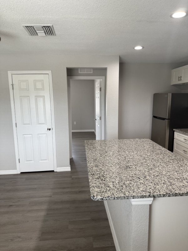 Building Photo - 1925 Ave O SW