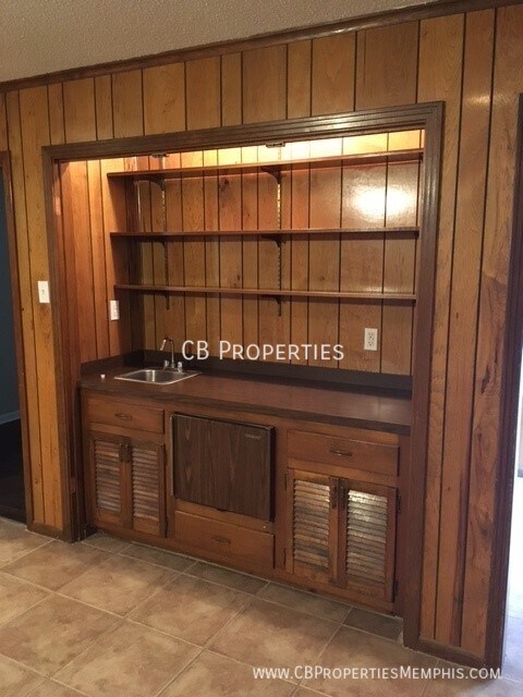 Foto del edificio - 3773 Kentwood Ln