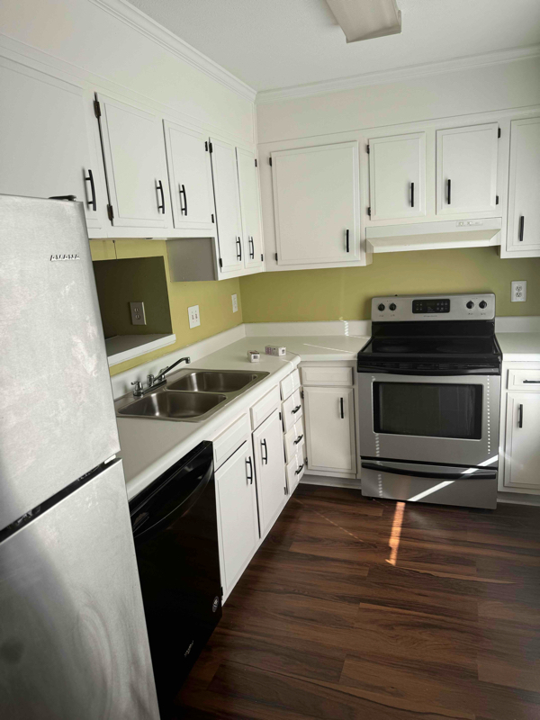 Primary Photo - 422 Hickorywood Cir