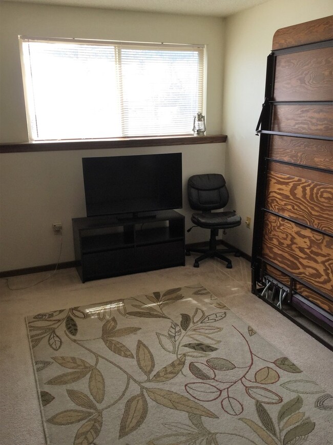 Building Photo - Winter Seasonal Rental- 771F Riverbend