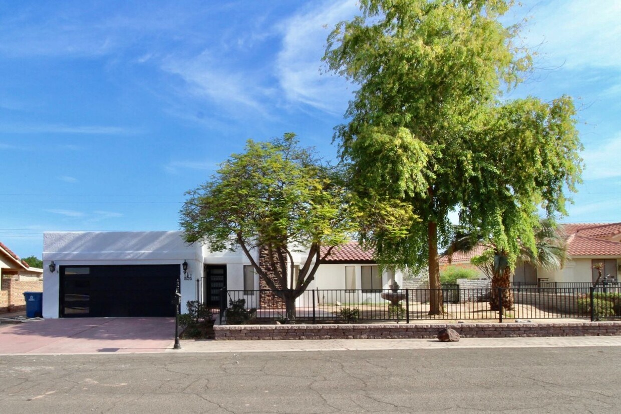Foto principal - Remodeled Mesa Del Sol Home