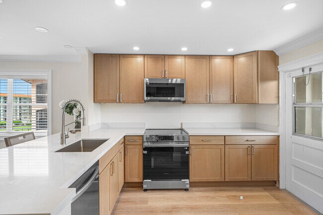 Building Photo - 2871 N Ocean Blvd