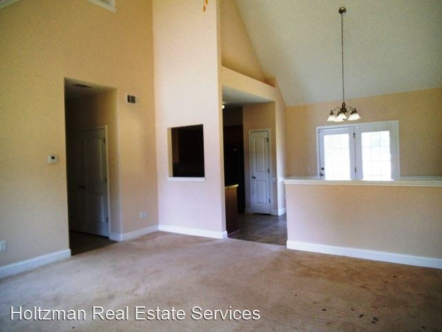 Building Photo - 3 br, 2.5 bath House - 1230 Peacock Trail