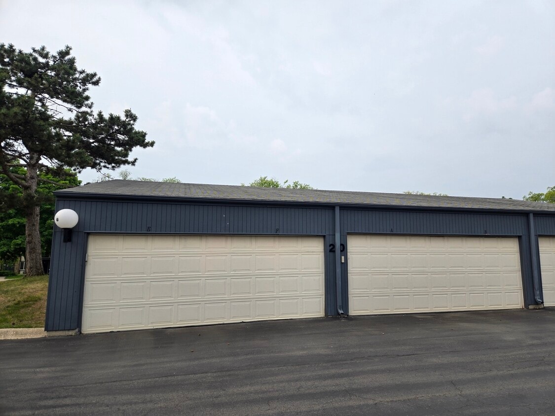 Building Photo - 2025 Ammer Ridge Ct