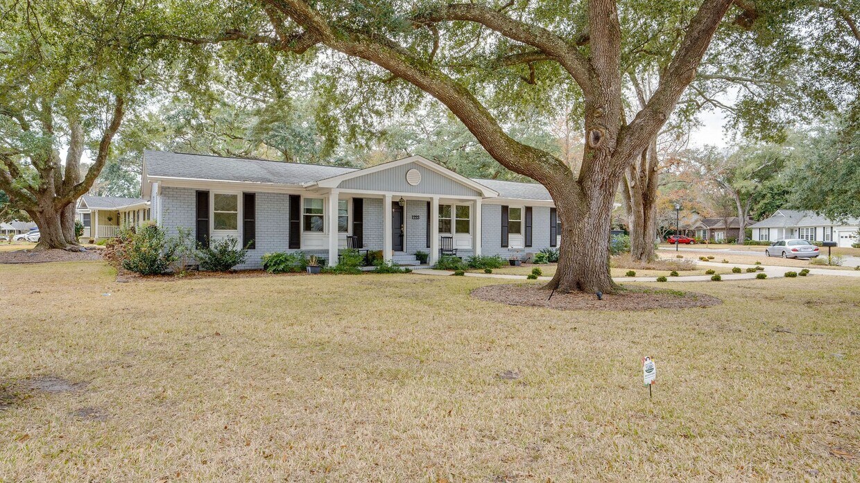 Foto principal - 3 Bedroom 3 Bath House in Parish Place - M...