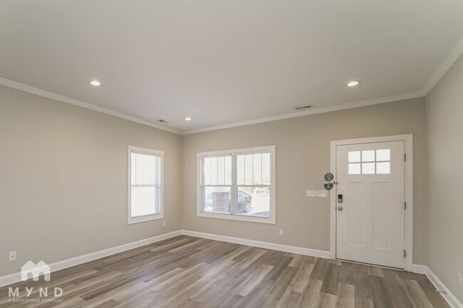 Foto del edificio - 2112 Middale St