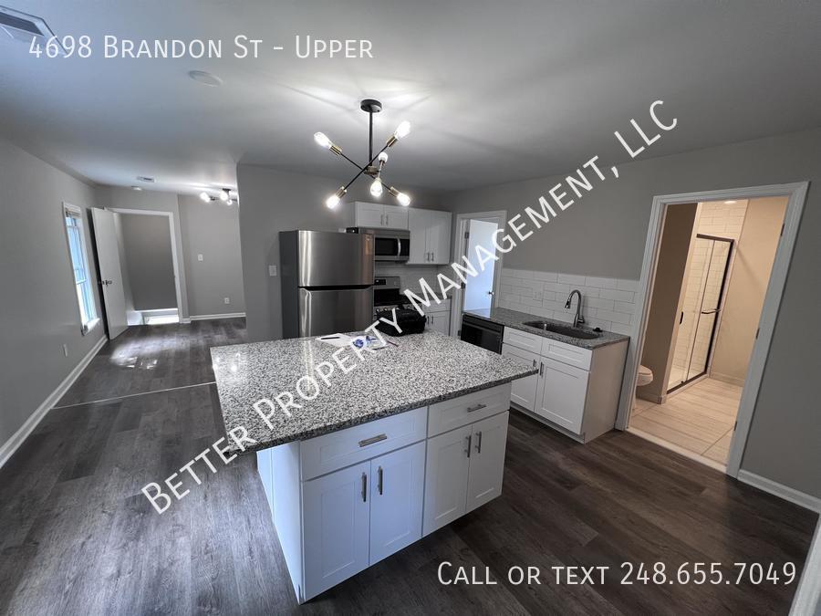 Foto principal - 4698 Brandon St