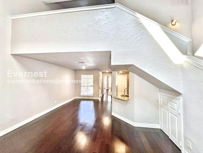 Foto del edificio - 5565 Preston Oaks Rd