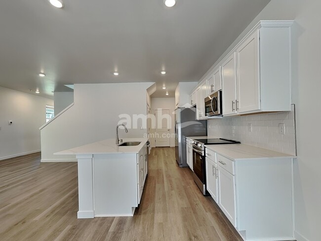 Building Photo - 5335 Turnstone St SE