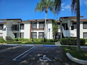 Building Photo - 204 Lake Pointe Dr