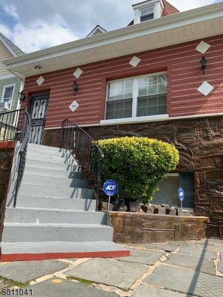 Foto del edificio - 100 Amherst St