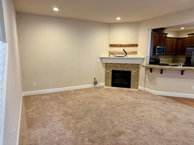 Foto del edificio - Awesome North Bethany TH w/ Air Con and private yard too.