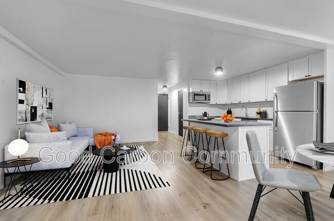 Building Photo - 111 Porter Ave