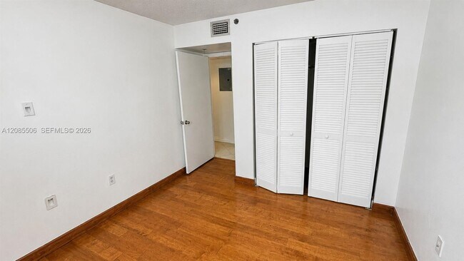 Foto del edificio - 104 SW 9th St