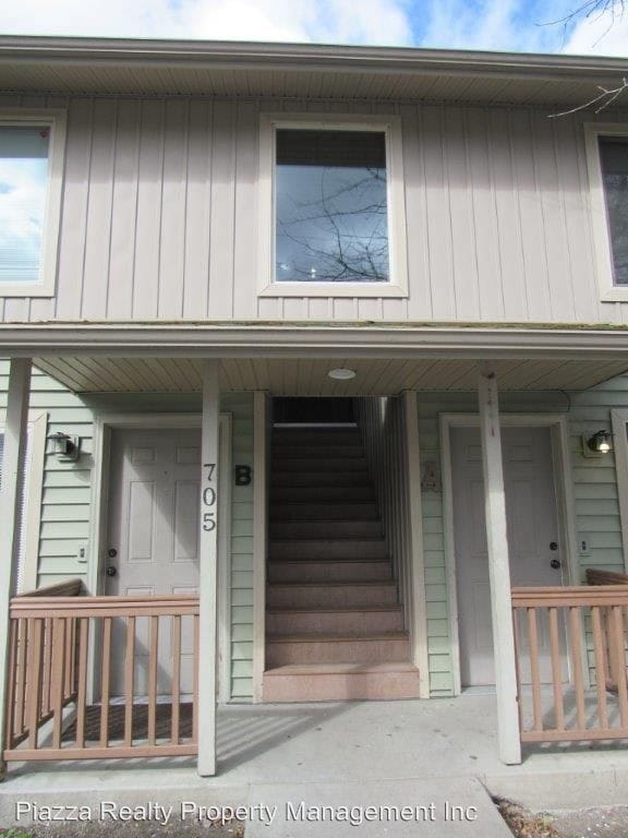 Building Photo - 705 N 1st St