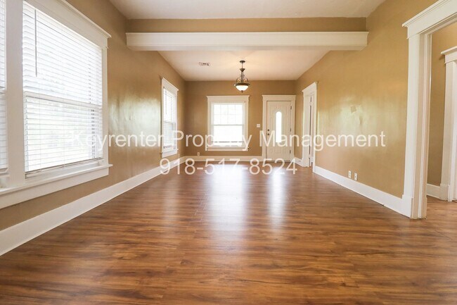 Foto del edificio - 412 N McKinley Ave