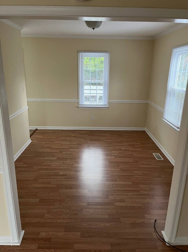 Foto del edificio - 684 Williams-White Rd