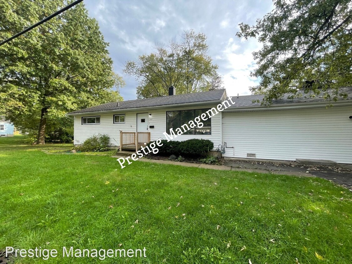 757 Ridgeland Ave, Valparaiso, IN 46385 House Rental in Valparaiso, IN