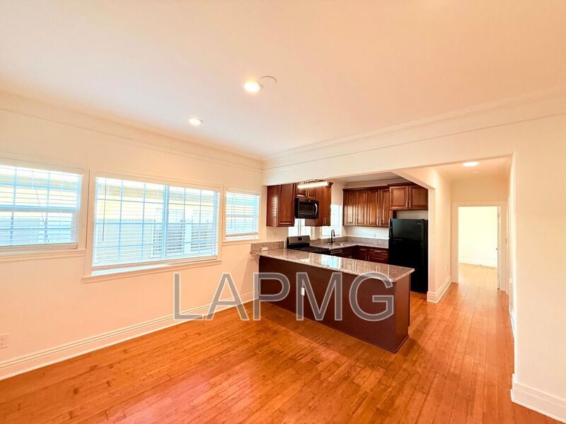 Foto principal - 1536 4th Ave