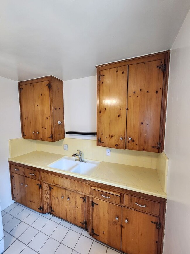 Building Photo - 242 Avenida Aragon