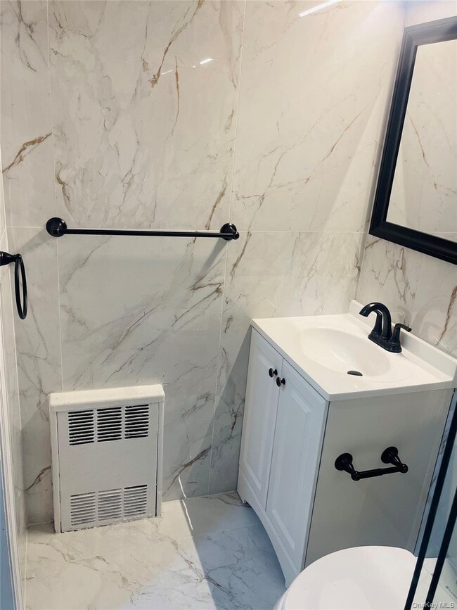 Foto del edificio - 1356 E 85th St