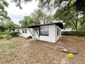 Building Photo - 433 Bear Rd