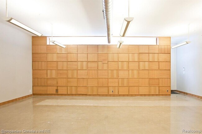 Building Photo - 3020 E Grand Blvd