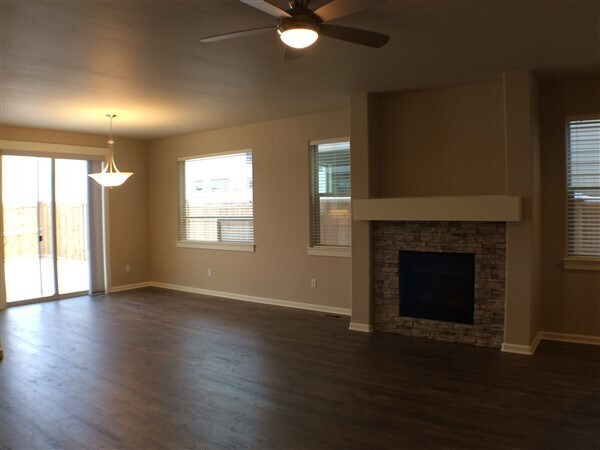 Building Photo - Duplex in the McCall Landing Community