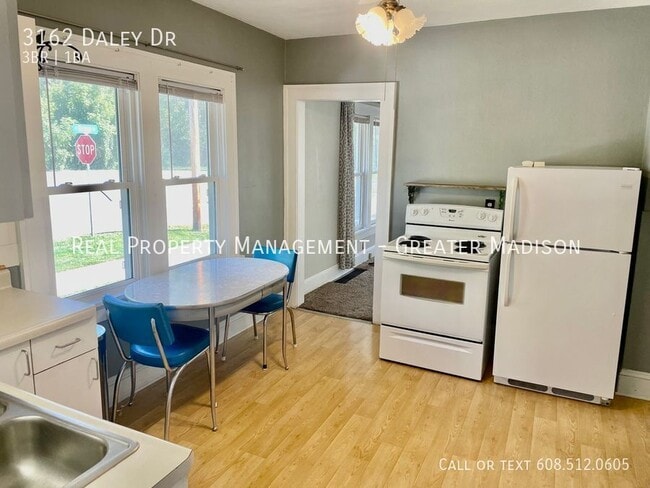 Foto del edificio - 3162 Daley Dr