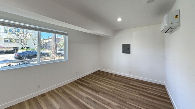 Building Photo - 3630 Midvale Ave