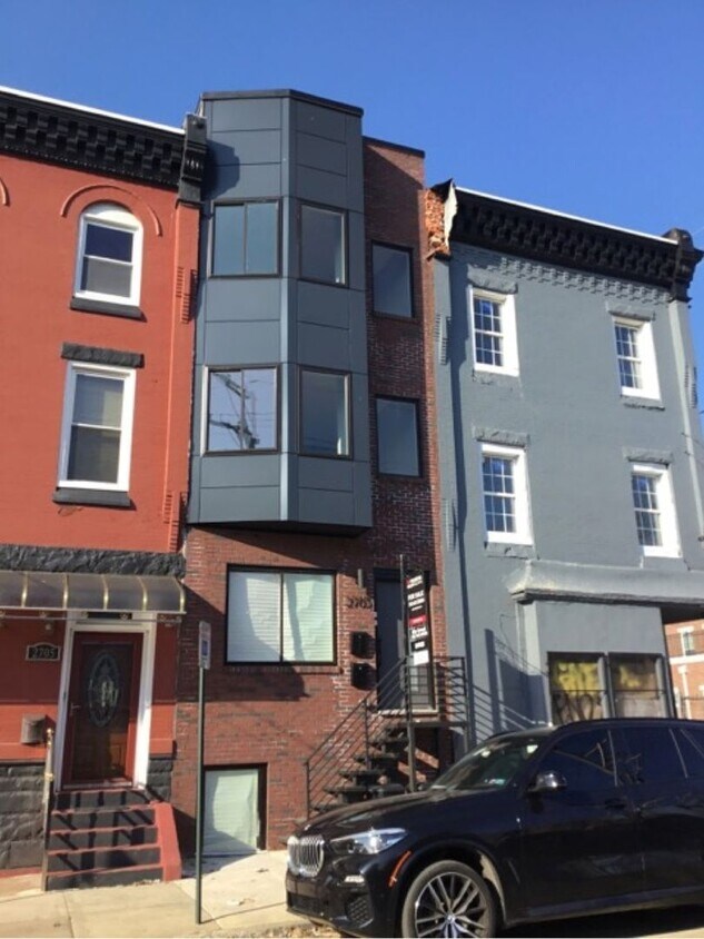 Primary Photo - Spacious 3BR Owner Occupied Duplex in Phil...