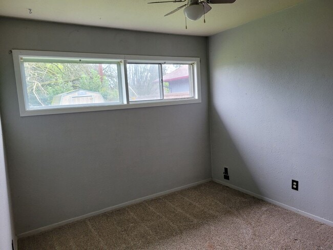 Building Photo - 2-Bedroom 1-Bathroom Duplex in Hayden Bridge