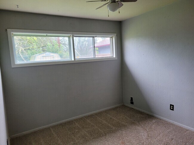 Foto del edificio - 2-Bedroom 1-Bathroom Duplex in Hayden Bridge