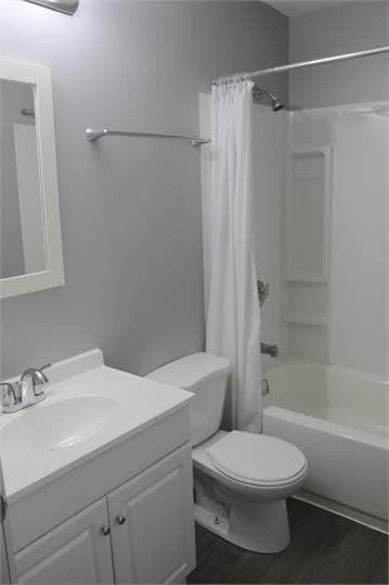 Building Photo - 541 Wascana St