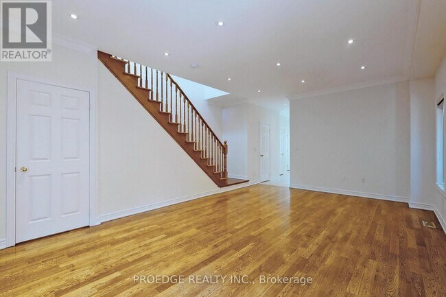 Building Photo - 26 Aylesworth Ave