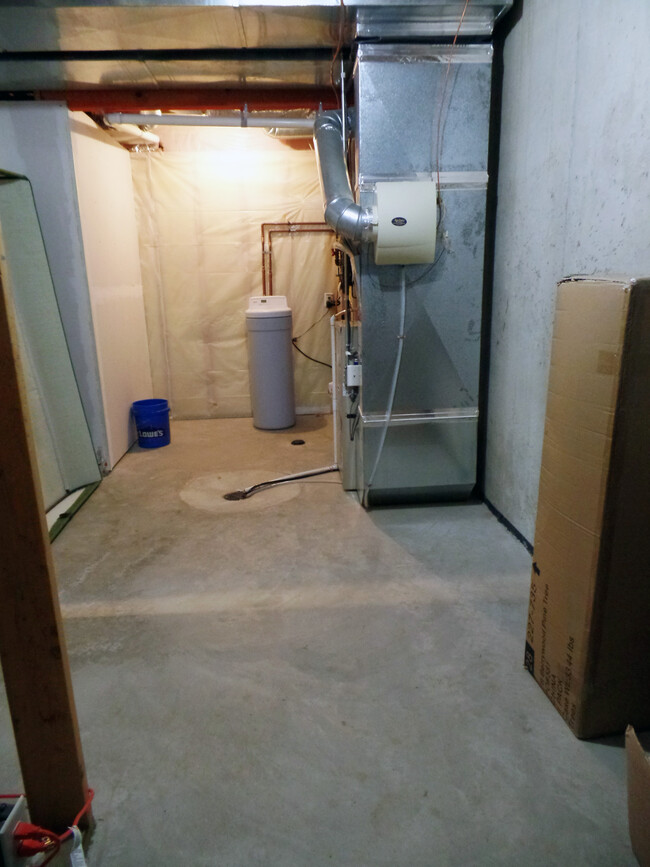 Basement - 3916 Raspberry Ridge RD NW