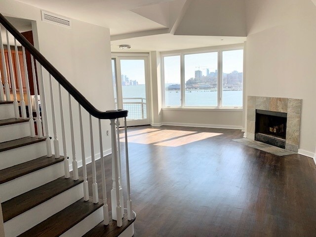 Foto principal - 600 Harbor Blvd