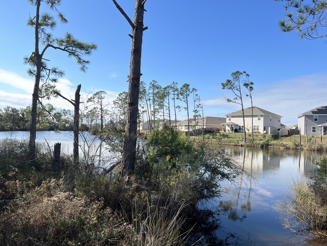 Building Photo - 194 Osprey Lake Rd