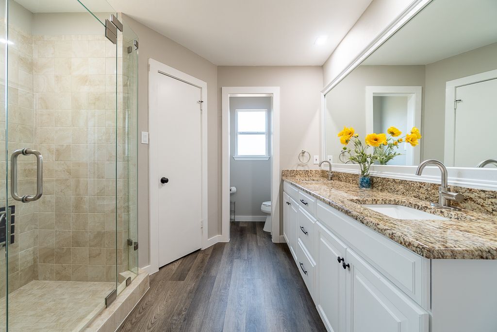 Foto del edificio - 8312 Roan Ln