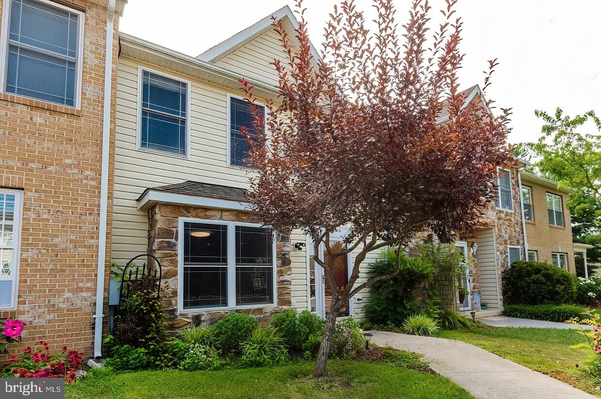 169 Baltusrol Dr, Charles Town, WV 25414 Townhome Rentals in Charles