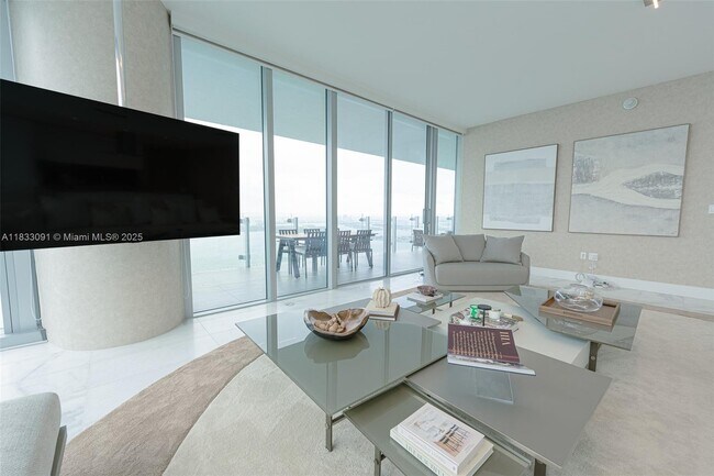 Foto del edificio - 700 NE 26th Terrace