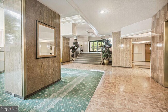 Foto del edificio - 5500 Friendship Blvd