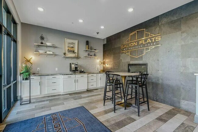 Vestíbulo del edificio - 751 N 6th St