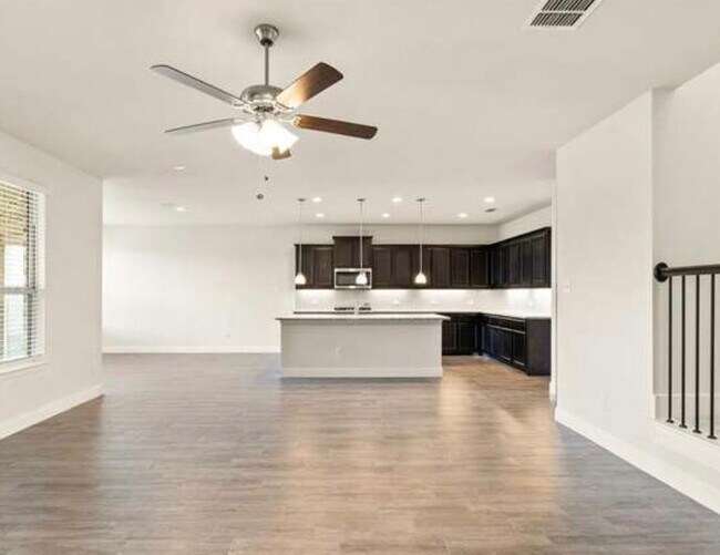 Building Photo - 1217 Blanco Trl