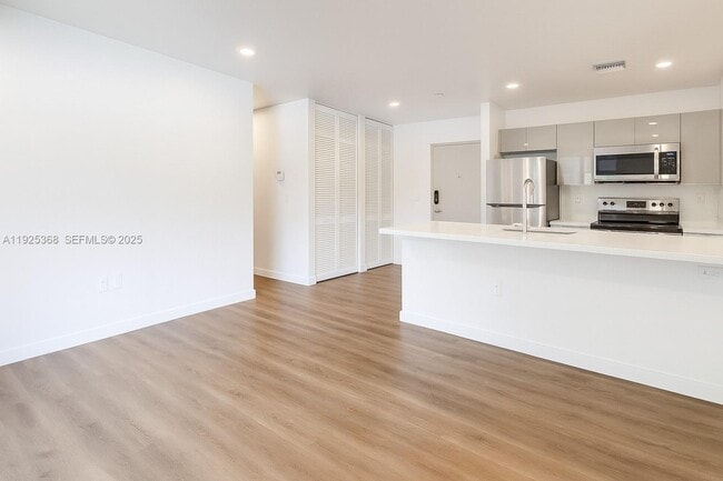 Foto del edificio - 1950 Fletcher St