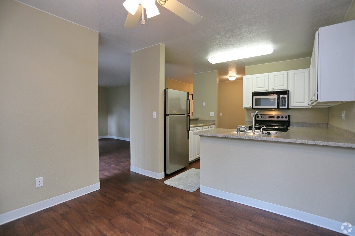 Nickel Creek Apartments Apartments Lynnwood, WA