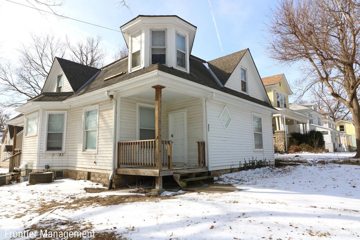 Primary Photo - 901 Osage St